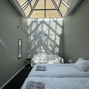 Grad And Hostal